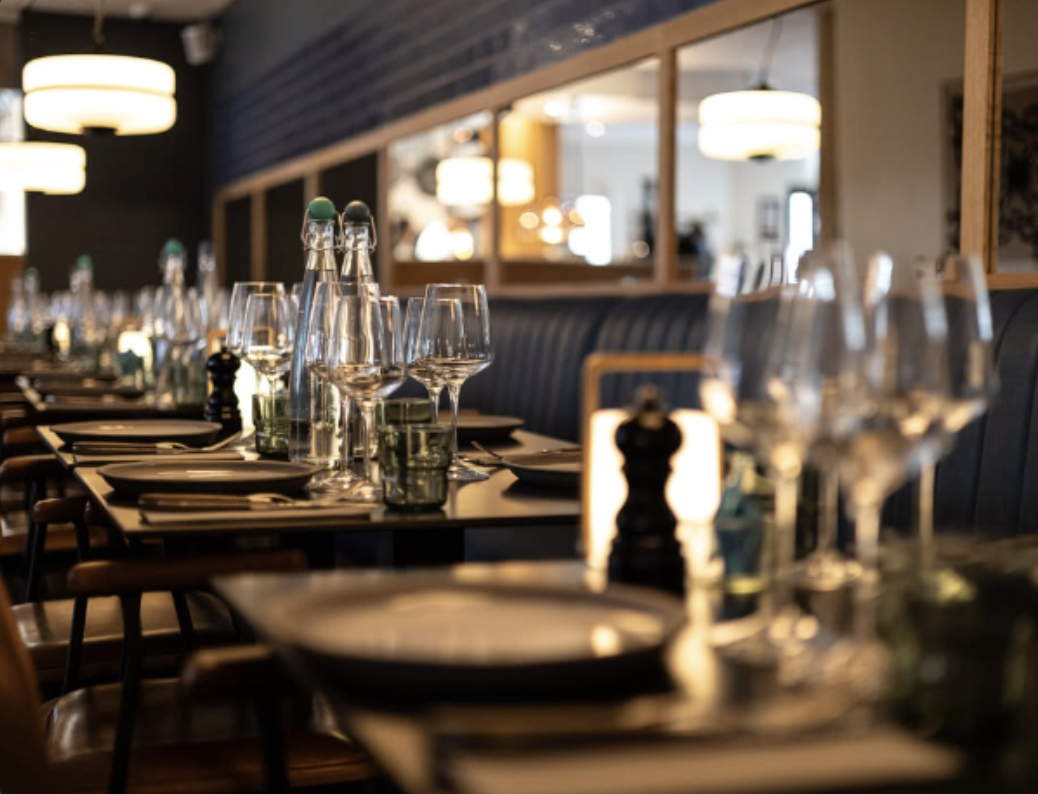 Restaurantens stemningsfulde interiør